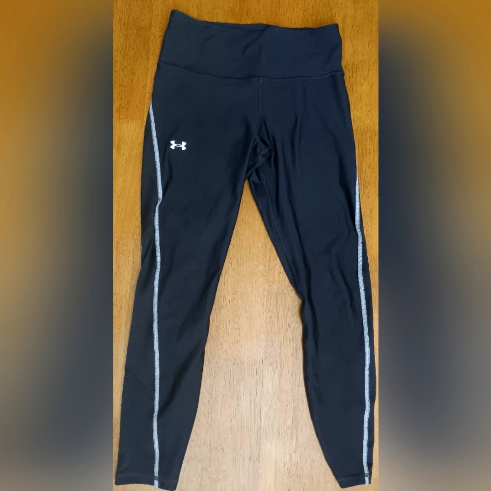 Under Armour black leggings